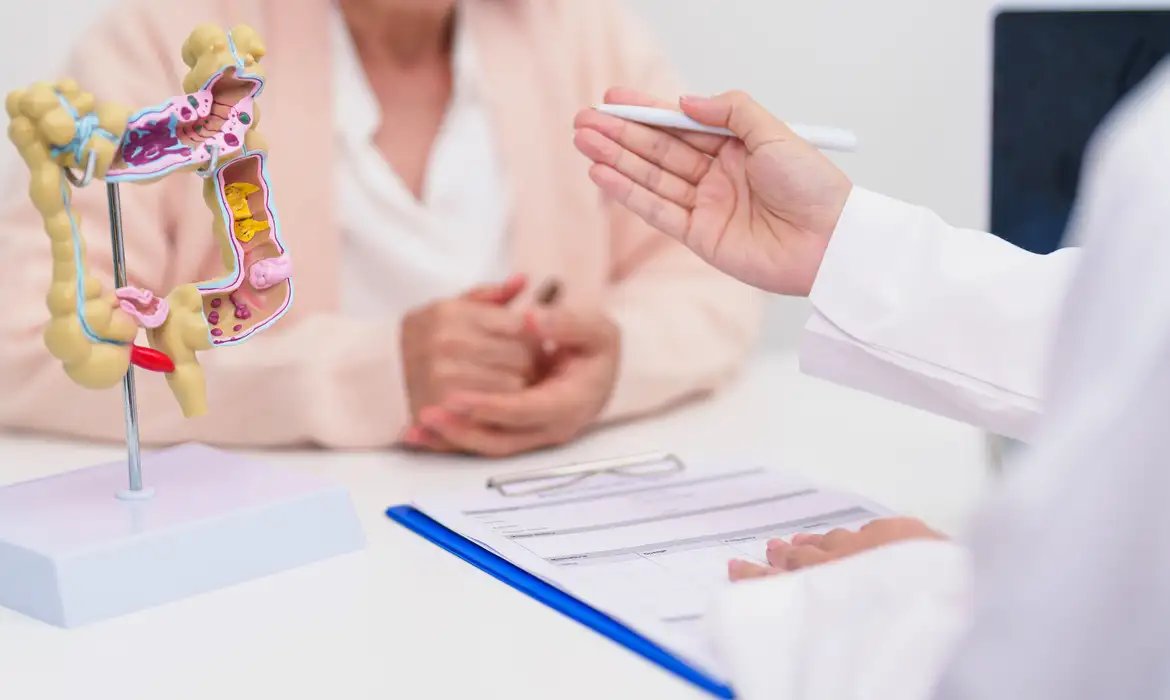 Pesquisa indica que parte dos brasileiros adia ida ao médico