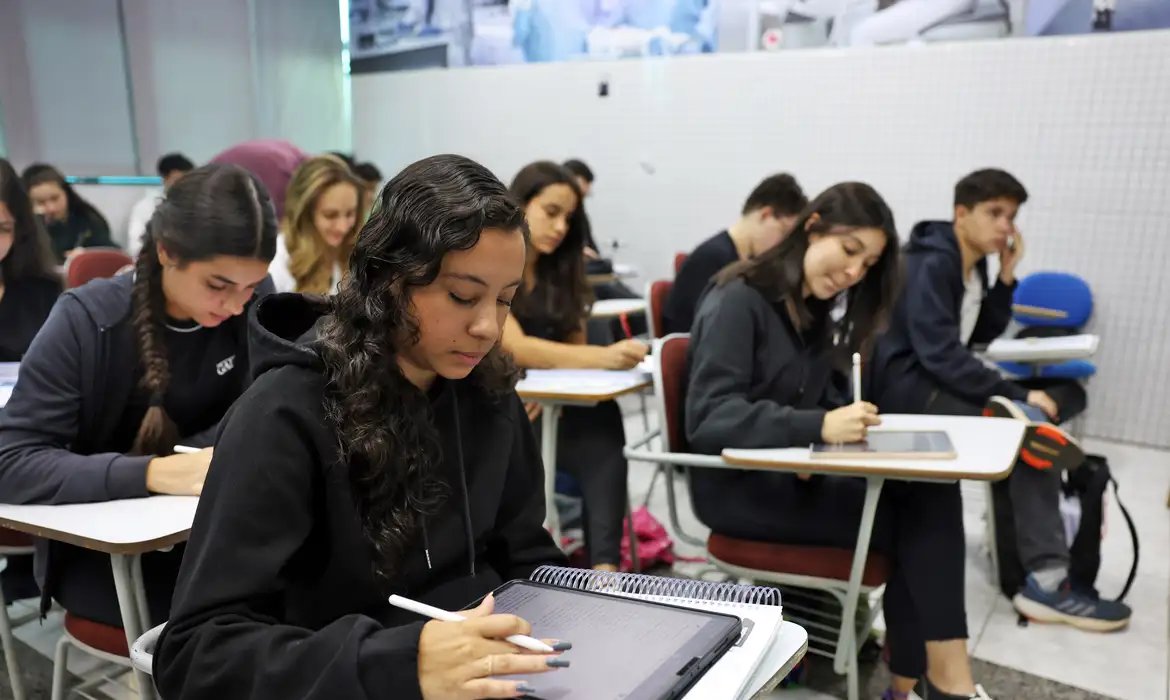 Pré-selecionados para bolsas devem confirmar dados até sexta