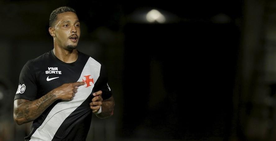 David comemora gol pelo Vasco contra o Botafogo no Brasileirão