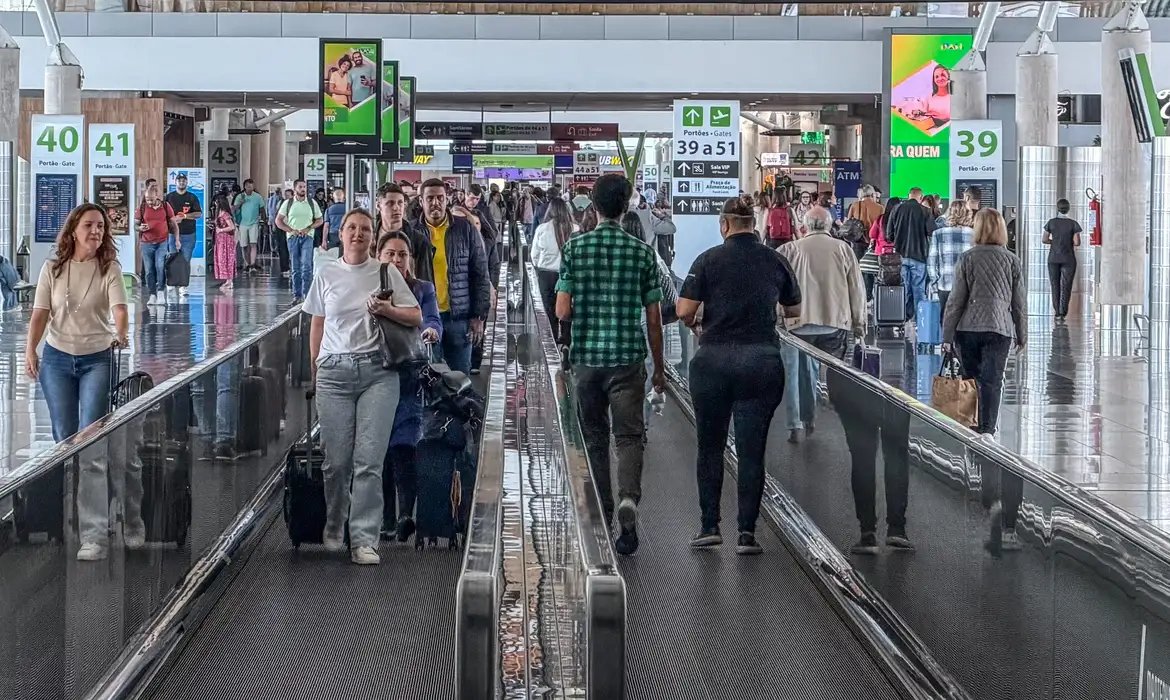 Em 12 meses, expansão é 2,6%, mostra IBGE