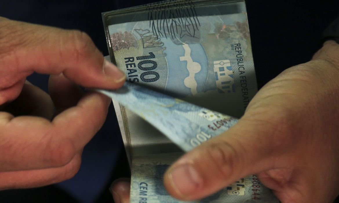 Linha de crédito permite substituir dívidas por empréstimos baratos