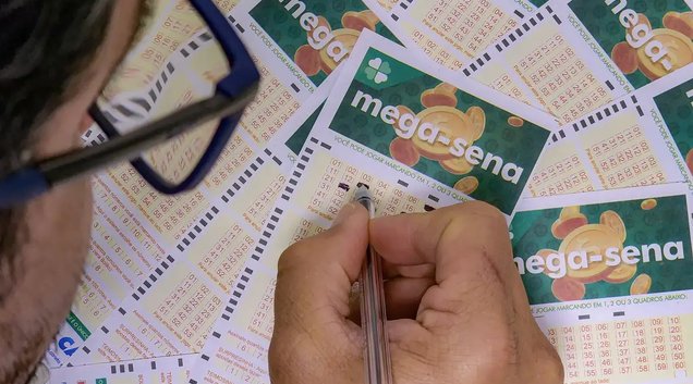 Nenhuma aposta acertou as seis dezenas sorteadas nesta quinta-feira (Foto: Rafa Neddermeyer/Agência Brasil/ARQUIVO)