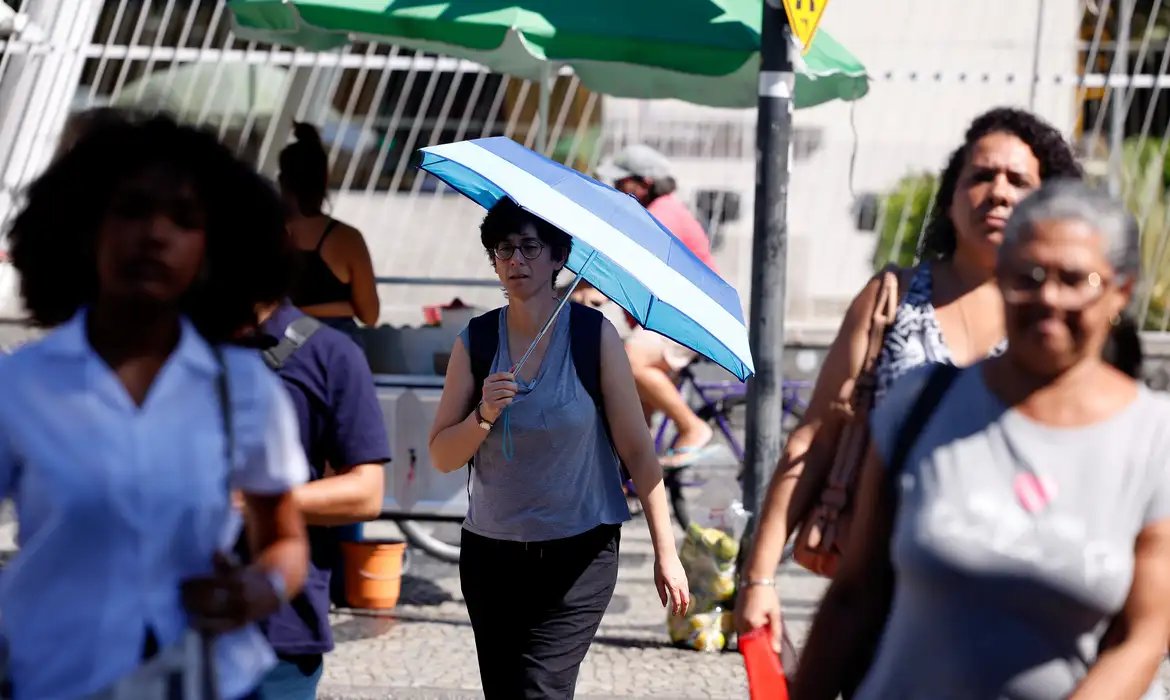 Reajuste de 7,4% eleva despesas públicas, mas aumenta poder de compra