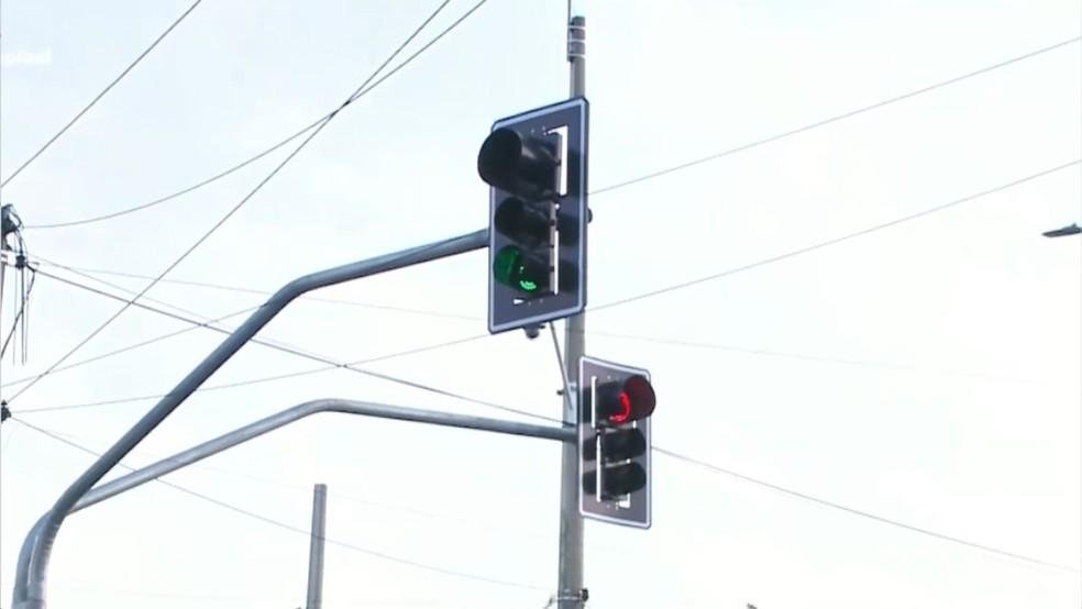 Semáforos na Avenida Frei Serafim, em Teresina (PI)