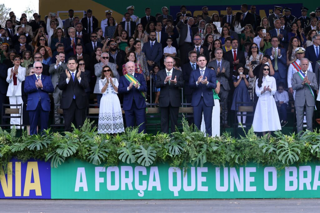 Fachin, Alcolumbre e Motta com Lula no 7 de Setembro