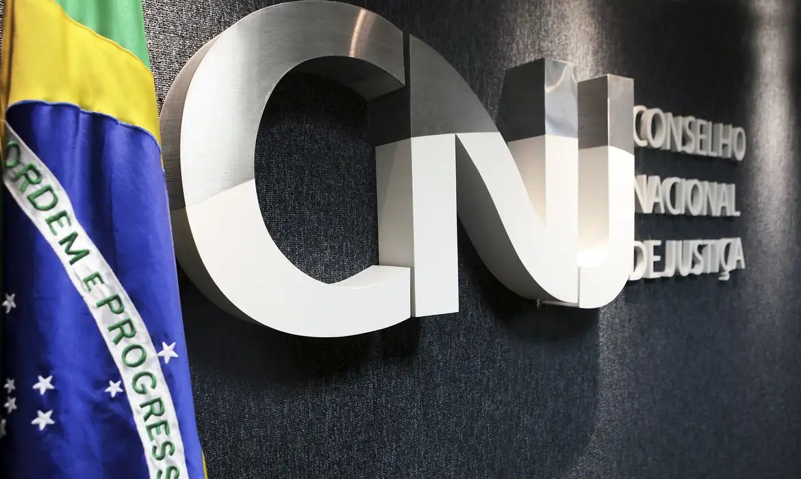 Newton Ramos foi citado em conversas encontradas no celular de Vorcaro