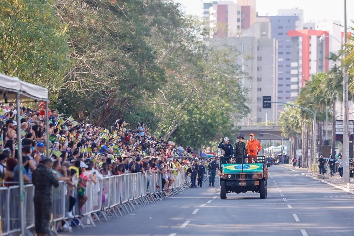 Tradicional Desfile Cívico Militar na Avenida Marechal Castelo Branco, em Teresina