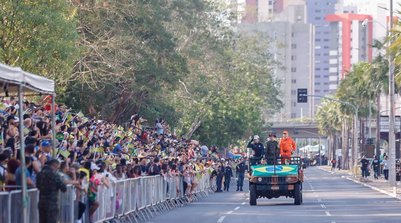 Tradicional Desfile Cívico Militar na Avenida Marechal Castelo Branco, em Teresina (Foto: Thiago Amaral)