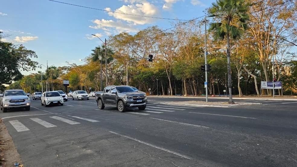 Trânsito na avenida Marechal Castelo Branco, em Teresina