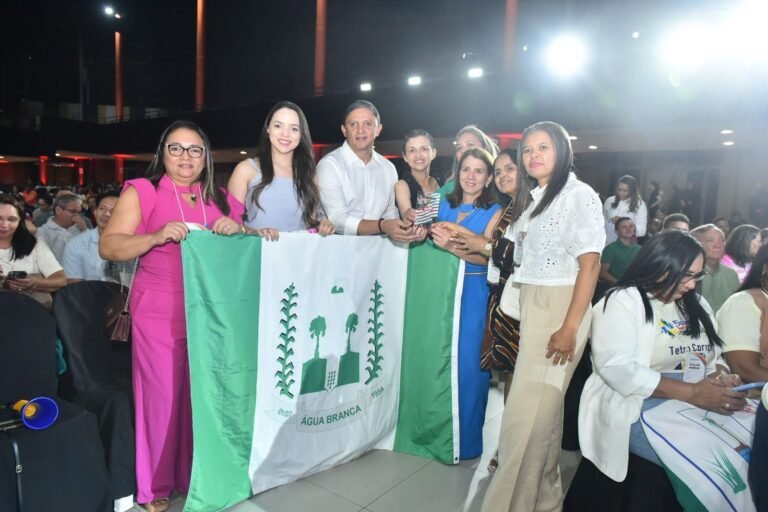 Escola Municipal Anatália Carneiro de Água Branca recebe o Prêmio Alfa-10 por destaque em alfabetização no Piauí