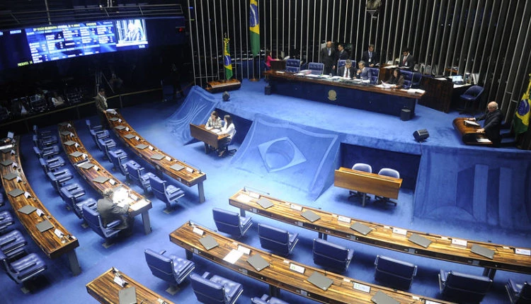 Senadores teriam mandato de 10 anos em novo Código Eleitoral