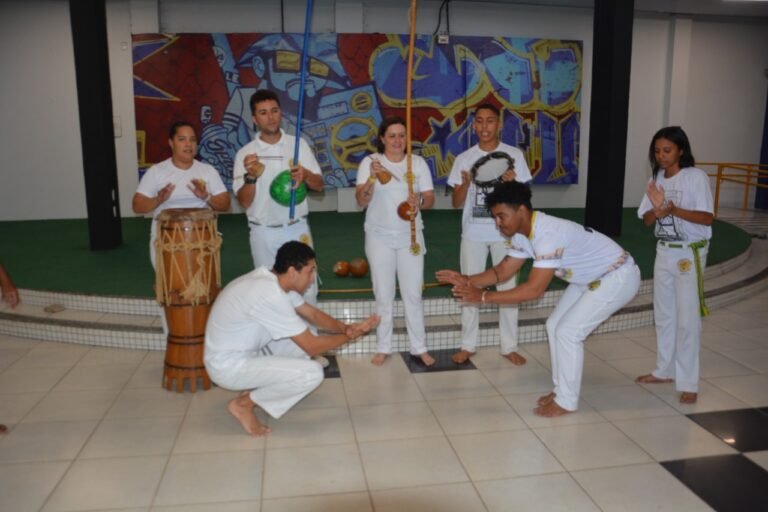 Aulas gratuitas de capoeira buscam promover uma melhora na qualidade de vida através do esporte